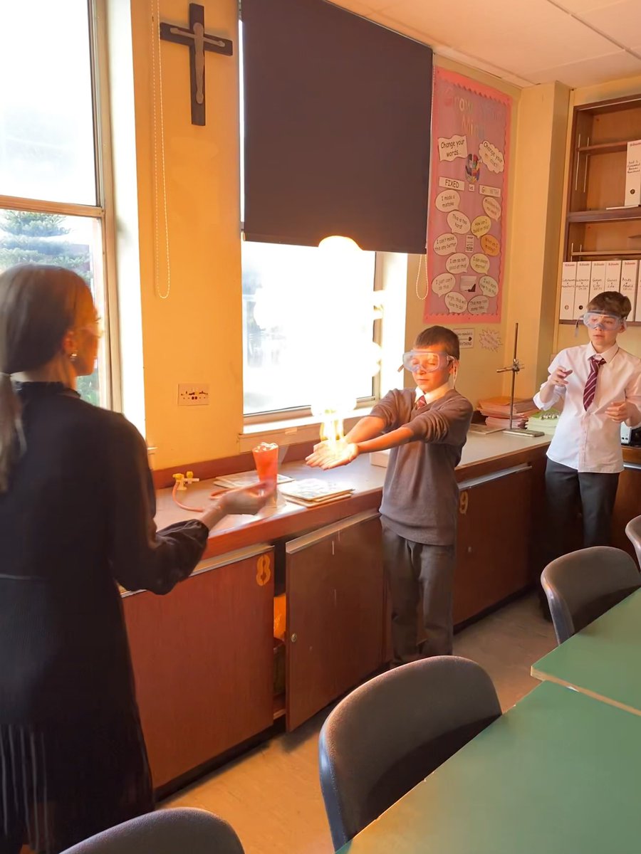 SNHSChemistry's tweet photo. Todays BANG FRIDAY was an end of term special 💥 we had a methane bubbles production line on the go! What better way for the S1’s to finish up for the October week 🤩 it was a busy one! #thequeue @stninianscience https://t.co/kNFzdgI4O1