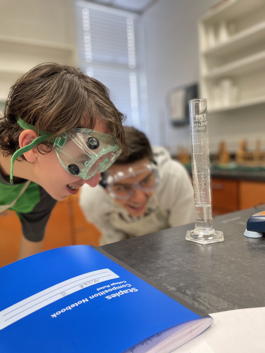 MsFusinaChem's tweet photo. Hon Chem students quantitatively determining the density and qualitatively observing physical and chemical properties in order to identify an unknown @SSSASsaints #ChemEd #SaintsLearn #SaintsScience https://t.co/1FWvQ5vOKq