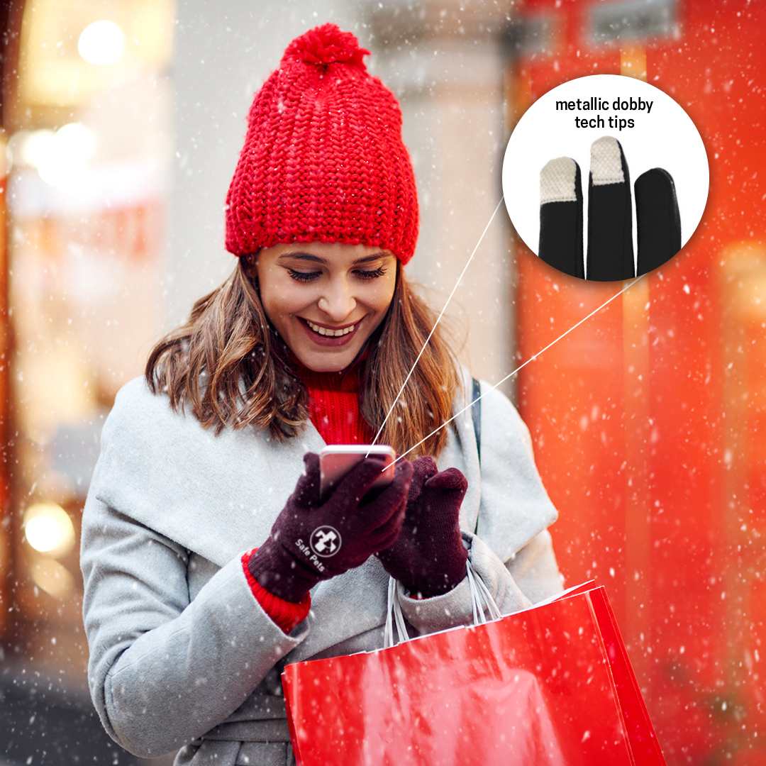 AkranMarketing's tweet photo. It’s darker earlier in the winter, but we’re still outside having fun! These soft, stretchy Tech Gloves were made for snapping snowy photos and texting in the cold.🧤Visit our link in bio for more information.

#LogoedTechGloves #BrandedMerch #PromotionalProducts #AkranMarketing https://t.co/EUfLHZNrNP