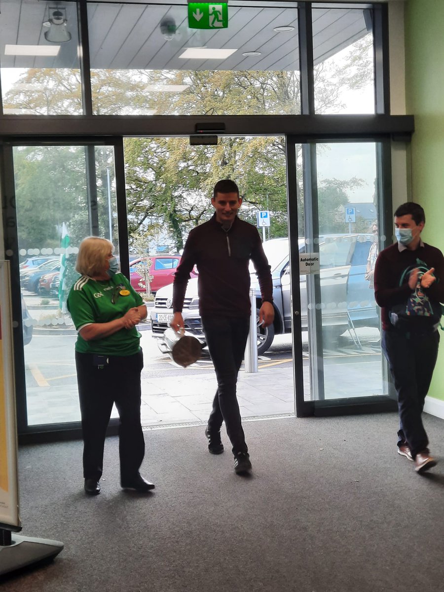 munsteralan's tweet photo. Great week in Croom Hospital. 101 staff received their flu vaccine. We held world thrombectomy day and it ended with a visit from Gearoid Hegarty and Liam McCarthy... @ULHospitals @hseie @bmmurphy08 @LauraRy03289031 @CorkeryMajella @michellec1982jd https://t.co/CR0DC9Z5Is