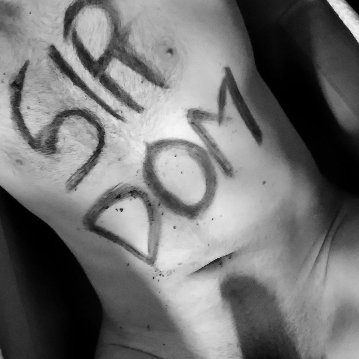 _Sir_DOM_'s tweet photo. Até suas sombras já entenderam...
#cinzeiro #cigarro #smoke #feet #podolatria #malefeet #flogger #wax #rope #podo #spanking #cbt #ballbusting #dom #sub #harness #bdsm #ssc #sm #podo #bondage #dogplay #petplay #beard #chastitylife https://t.co/BHZ6uWFFgF
