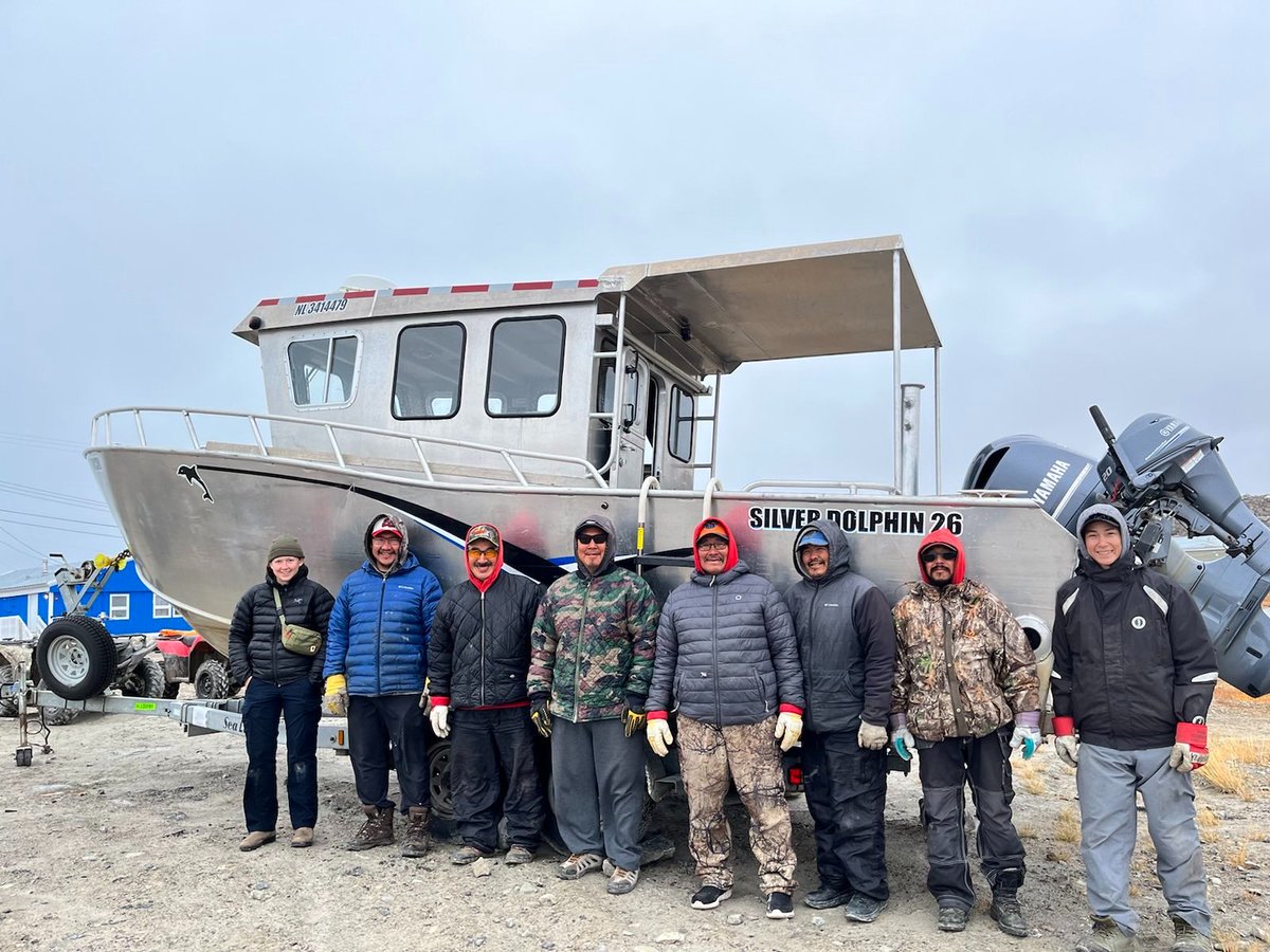 Nouvelles de l’#Arctique : Notre équipe de formation en #RechercheEtSauvetage s’entraîne et partage des connaissances régulièrement avec les communautés du Nord. 

En septembre, elle a rejoint Taloyoak Guardians au #Nunavut pour une formation conjointe avec leur nouveau bateau!