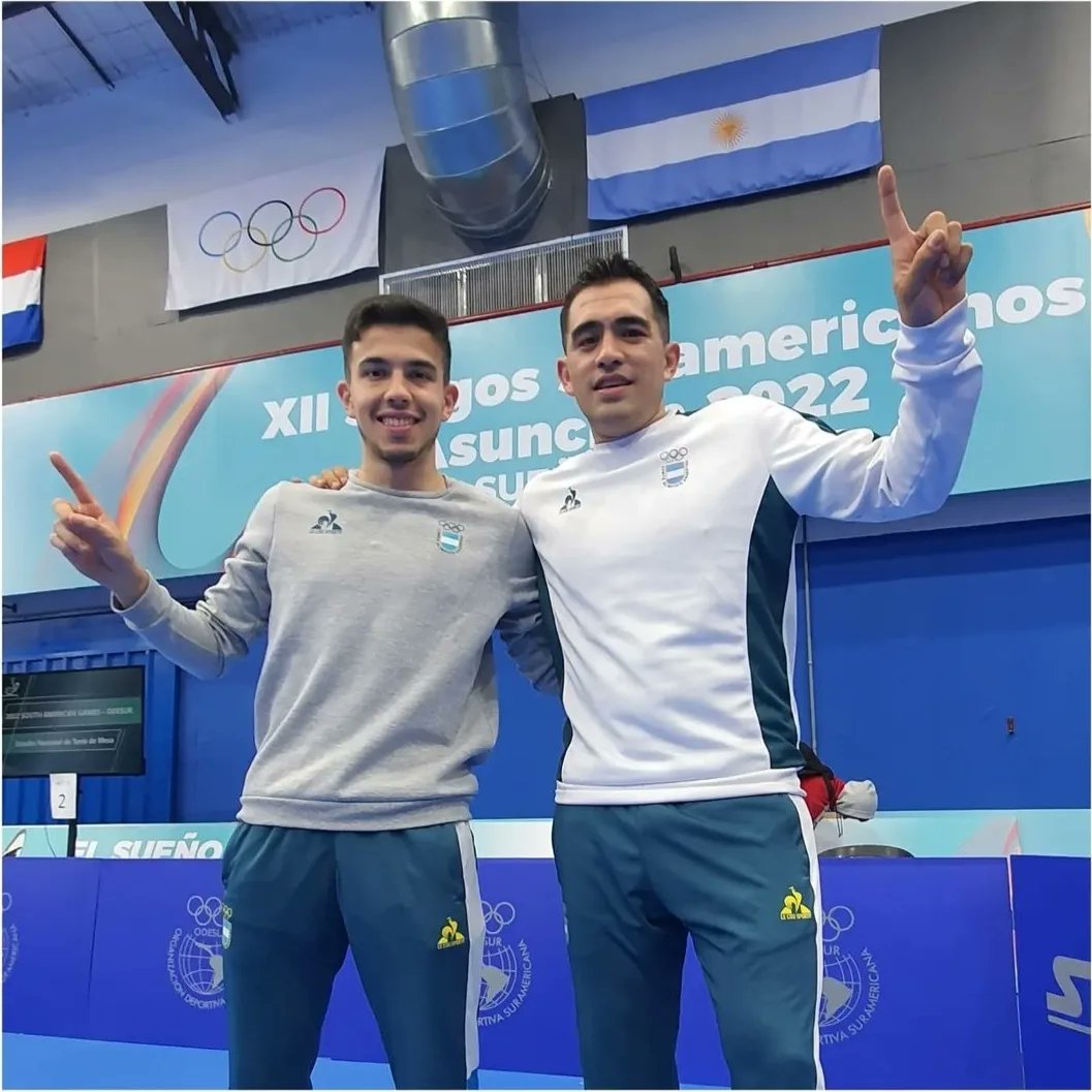 #JuegosSuramericanos #TenisDeMesa

🥇 Santiago Lorenzo (Ind. Masc)
🥇 <a href="/horaciocifuente/">Horacio Cifuentes</a> y Gaston Alto (Dob.Masc)
🥈 <a href="/horaciocifuente/">Horacio Cifuentes</a> (Ind.mas)
🥈<a href="/Cami_hlvs/">Cami Argüelles ᵠ 🔻</a> (Ind.Fem)
🥈 <a href="/Cami_hlvs/">Cami Argüelles ᵠ 🔻</a> y <a href="/horaciocifuente/">Horacio Cifuentes</a> (Dob.mix)
🥈 <a href="/Candemolero/">Candela Molero</a> y <a href="/Cami_hlvs/">Cami Argüelles ᵠ 🔻</a> (Dob.fem)
🥉 Gaston Alto (Ind.masc)
