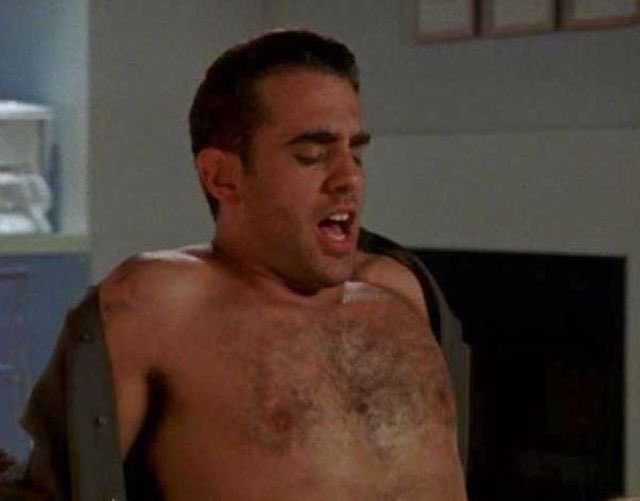 siriaki's tweet photo. Me parece muy injusto que cada vez que veo a Bobby Cannavale en pantalla, doy por hecho que su semen sabe fatal.
La culpa no la tengo yo sino un capítulo de “Sexo en Nueva York
A ver qué me pasa por la cabeza viendo #TheWatcher
#FunkySpunk https://t.co/i1QGPLVXiD