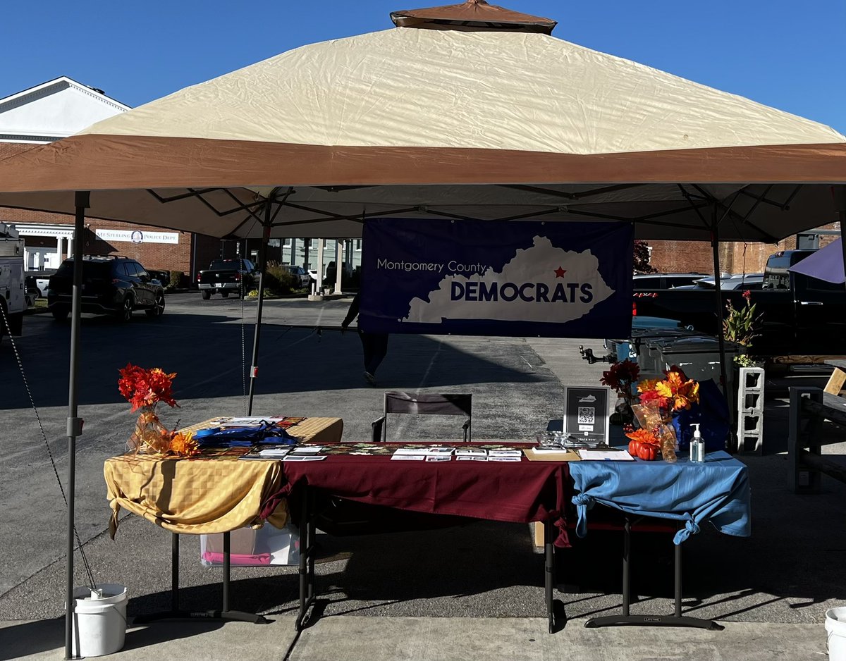 DemocratsMoco's tweet image. Moco Dems representing at Court Day!!
