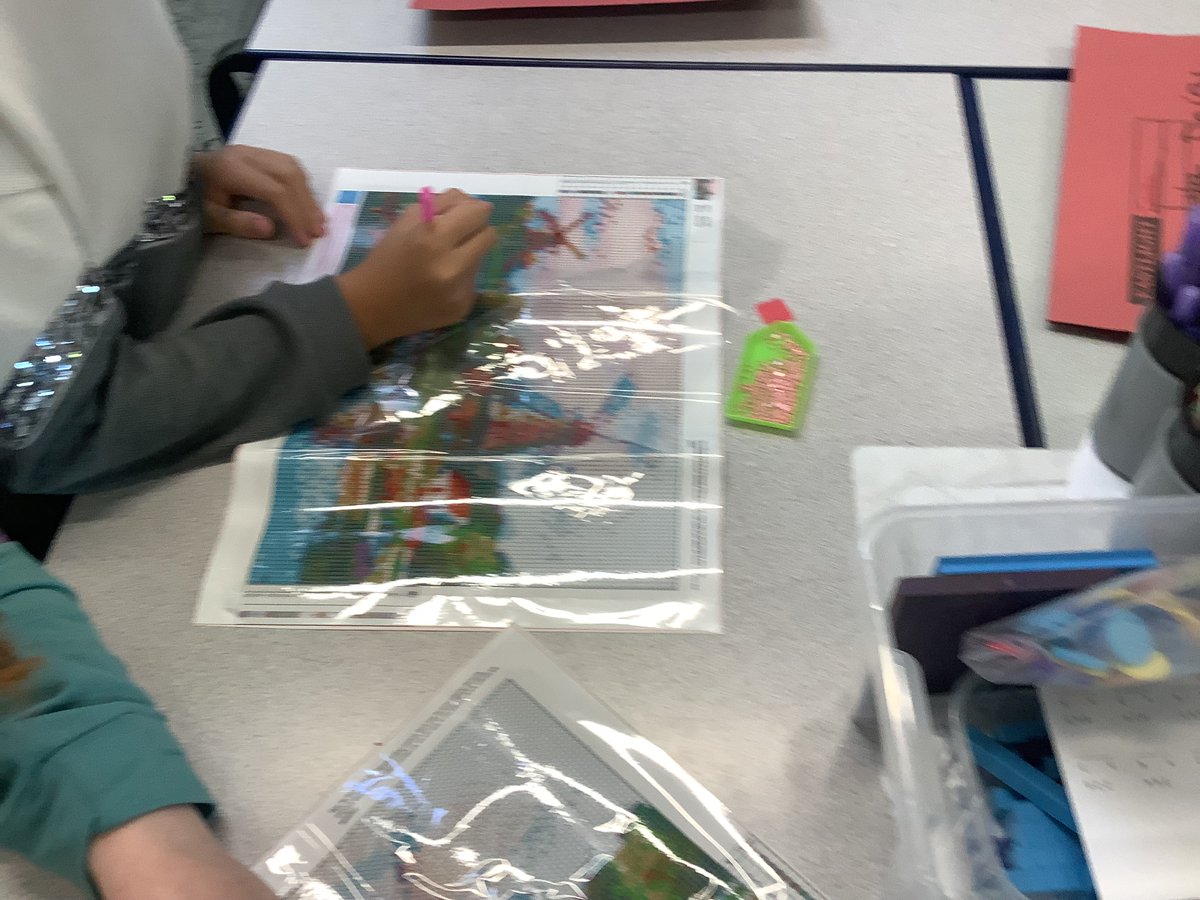 windy_arbor's tweet photo. our Year 6 children have taken part in a crafting session at lunchtime to support their mental health and well-being. It has been lovely to hear their discussions about what they have enjoyed this week and identify areas for support. #mentalhealth #crafting #dropinsessions https://t.co/ZfEzjBAN95