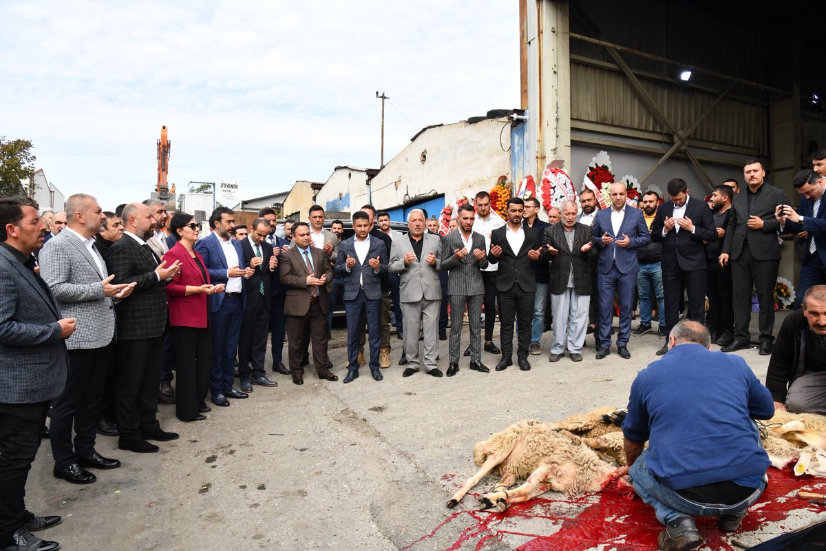 AkpartiAnkara's tweet photo. İl Başkanımız @hakanhanozcan, Milliyetçi Hareket Partisi Ankara İl Başkanı @TurgayBastug, Yenimahalle İlçe Başkanımız @a_kadiraydogan ile birlikte, MHP Yenimahalle İlçe Başkanı @dursundincerr’in Bozkurtlar Geri Dönüşüm Şirketi açılışına katılım sağladı. https://t.co/OJdjoiV1T6