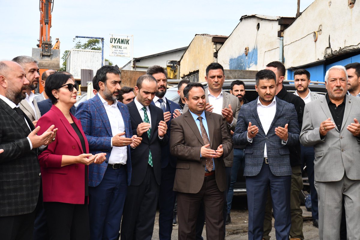AkpartiAnkara's tweet photo. İl Başkanımız @hakanhanozcan, Milliyetçi Hareket Partisi Ankara İl Başkanı @TurgayBastug, Yenimahalle İlçe Başkanımız @a_kadiraydogan ile birlikte, MHP Yenimahalle İlçe Başkanı @dursundincerr’in Bozkurtlar Geri Dönüşüm Şirketi açılışına katılım sağladı. https://t.co/OJdjoiV1T6