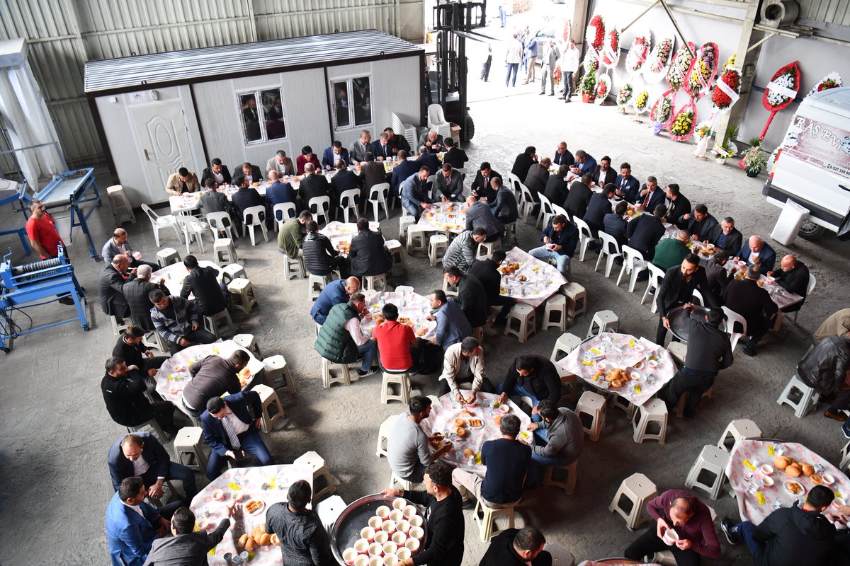 AkpartiAnkara's tweet photo. İl Başkanımız @hakanhanozcan, Milliyetçi Hareket Partisi Ankara İl Başkanı @TurgayBastug, Yenimahalle İlçe Başkanımız @a_kadiraydogan ile birlikte, MHP Yenimahalle İlçe Başkanı @dursundincerr’in Bozkurtlar Geri Dönüşüm Şirketi açılışına katılım sağladı. https://t.co/OJdjoiV1T6