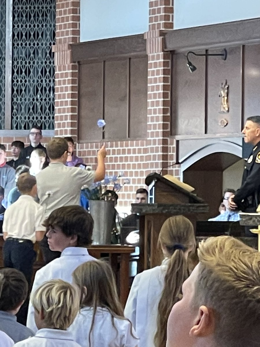 stwencschool's tweet photo. So honored to have the “Blue Mass” at St Wenceslaus this year to honor all of our police officers and firefighters. Thanks for all you do for the community!! https://t.co/I2QdZWPDMZ