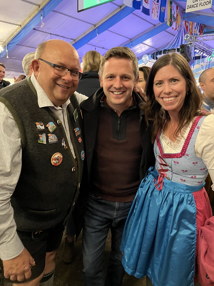 JulieGarner1's tweet photo. #Techtoberfest was fun working celebration of the incredible innovation happening in #Ontario & #Canada. TY @Communitech. @berryonline @BardishKW @Andrew_Dowie @mikeharrisjrpc @Weber4Waterloo @Francis_Drouin Jess Dixon. https://t.co/z50BoI2WWO