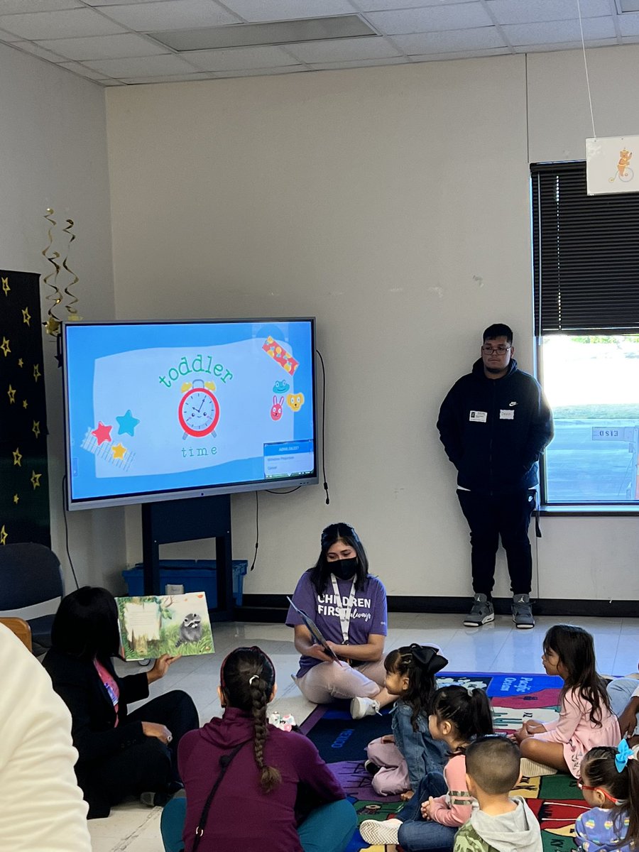 EvermanISD's tweet photo. Toddler Time today! You still have time to come out and enjoy reading with Dr. Donaldson! #evermanstrong #movingbeyondlimits #race2read https://t.co/eQhYPfAOks