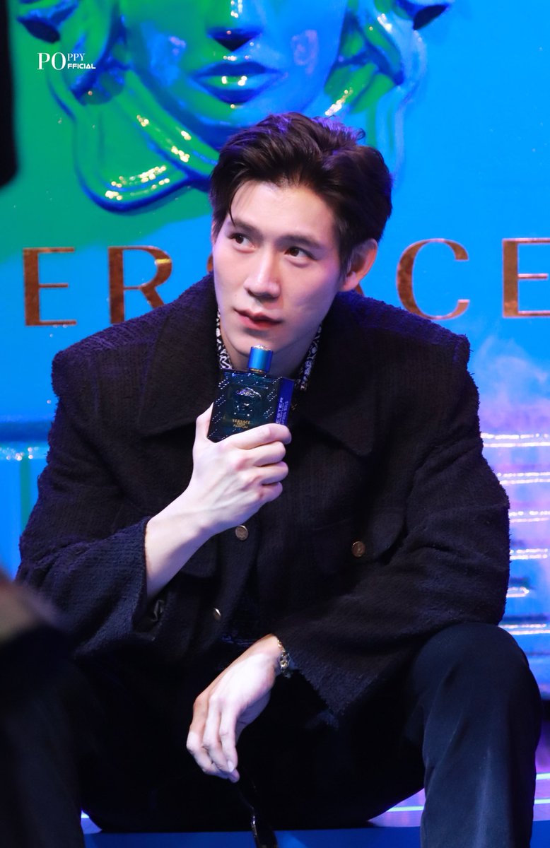 poppy_ofc's tweet photo. 221014 ✨️
อยากเป็นคนนั้นที่เธอมองกล้อง555
#ป๊อบปี้ขยี้ทุกมุข #ตู้เซฟของป๊อบปี้
#VersaceParfums #VersaceEros https://t.co/FFR82PzW1E
