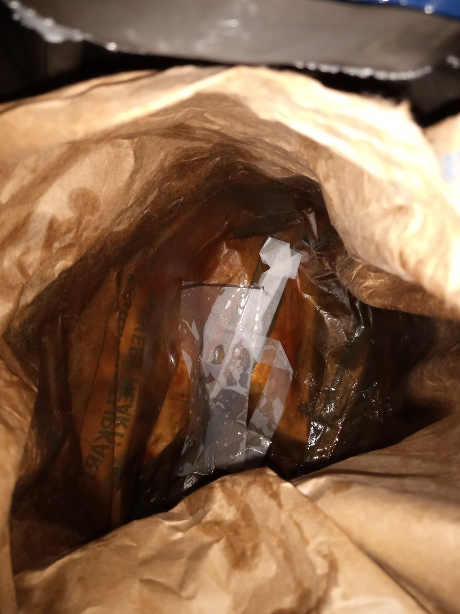 Saibaljana's tweet photo. Very Disappointed by #FlipkartBigBillionDays #Flipkart 
Brocken Product Receive
@Flipkart @FlipkartStories 
26th September 2022 order
Payment complete.
Order Recive 14th October 2022
Almost 18 Day's
Very long long time.
I trust always #Flipkart 
Thanks. https://t.co/g7negAt4uN