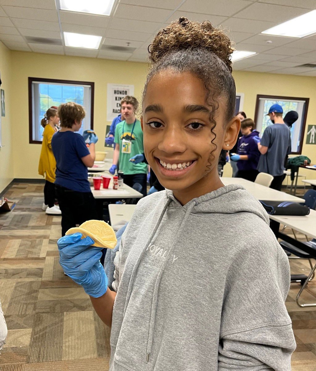 AFSAHighSchool's tweet photo. Ms. Garcia and her 7th/8th grade Discovering Spanish class learned how to make tortillas. https://t.co/BoAXA2EBHP