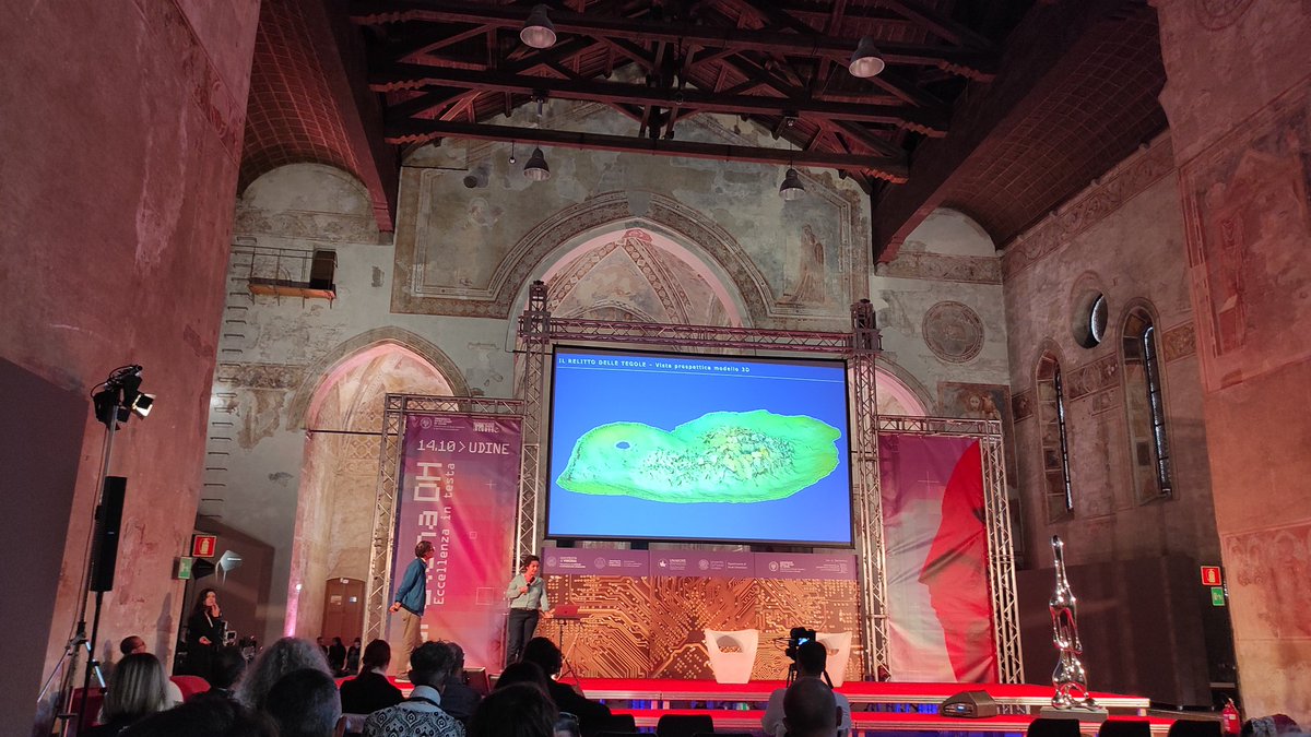 RobertoRDT's tweet photo. Archaeologists working with ROVs and Digital technologies to explore undersea sites, amazing stuff! #maratonadh #digitalhumanities https://t.co/2Kn6ZsWRML