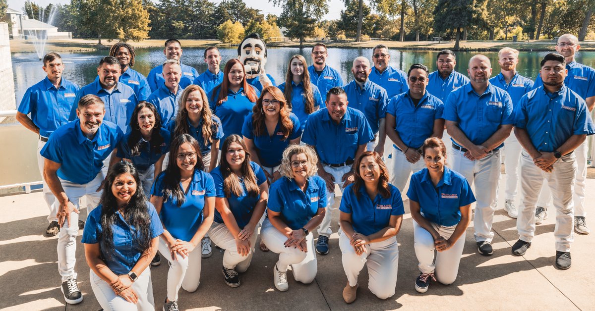 phi_dfw's tweet image. Happy Friday from our team to YOU! 

Hope you all have a wonderful weekend!

#teamily #team #dfwcontractor #dfwpainter #phillipshomeimprovements #phi25