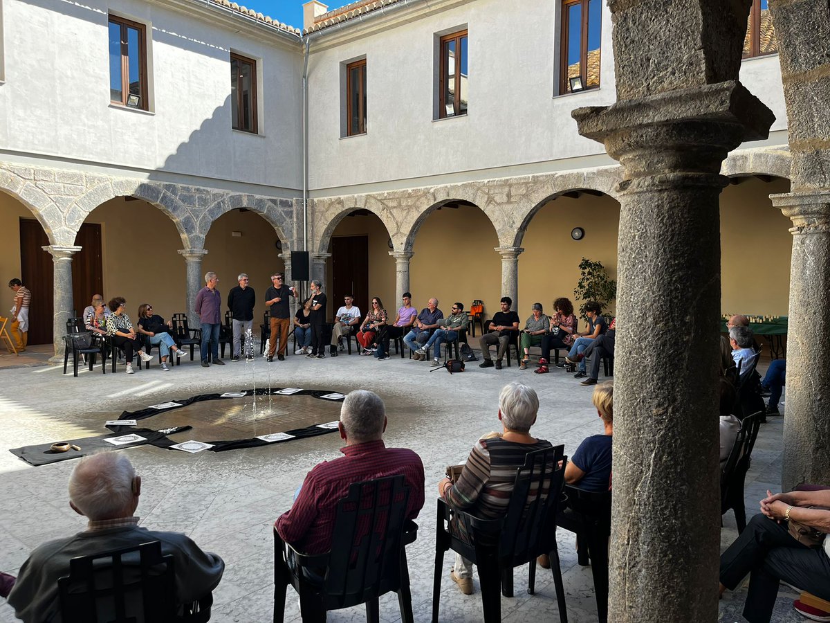 👉L'AVAN'02 s'ha acomiadat de Viver amb el concert sònic del artista visual i sonor de Ragudo, Xguix. també de Xguix. A l'espai cultural Convento de San Francisco ens ha fet còmplices de la seua manera de veure i sentir el so. 

<a href="/UJIuniversitat/">Universitat Jaume I</a> <a href="/Periferies1112/">Rafael Tormo Cuenca</a> <a href="/ujiencultura/">ujiencultura</a>