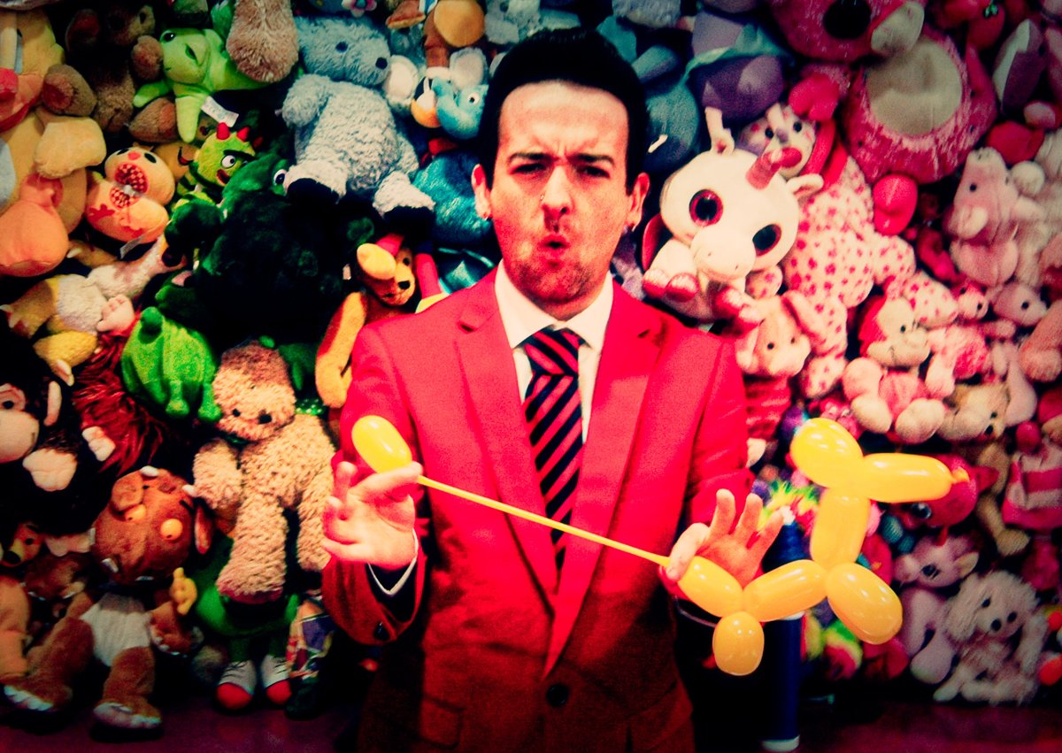thesixtwenty's tweet photo. Get your Fri-Yay! on with Redcoat Lewis' Banging Playlist!
Feat. all those essential party tunes that get you up on your feet and dancing the night away (like it's Bognor, 2012!)
Tunes here: https://t.co/k6PH8YrUm0...
#ExtraSparkle โจโจ https://t.co/5YnU0PbPeZ
