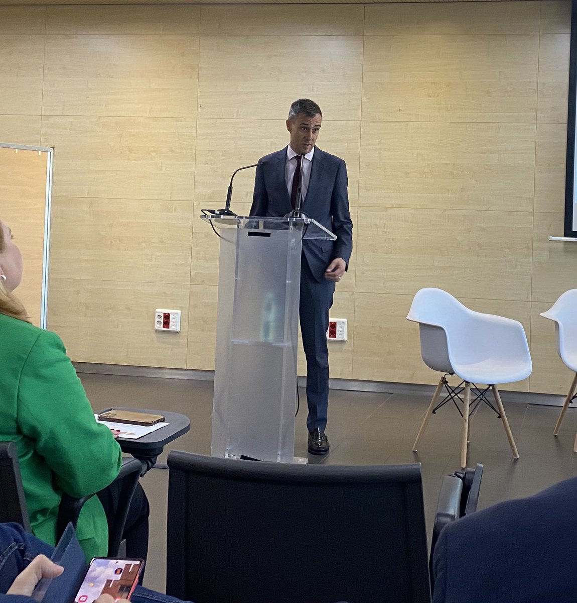 fjavier_diez's tweet photo. Enhorabuena a la @CEV_CV y a su presidente de la comision del agua @AzorinPoveda @infoHIDRAQUA por la organización de la jornada Agua y Economía que se ha desarrollado en IFA, con magníficos ponentes e interesantes reflexiones de este recurso vital. https://t.co/ASuAGMsT1B