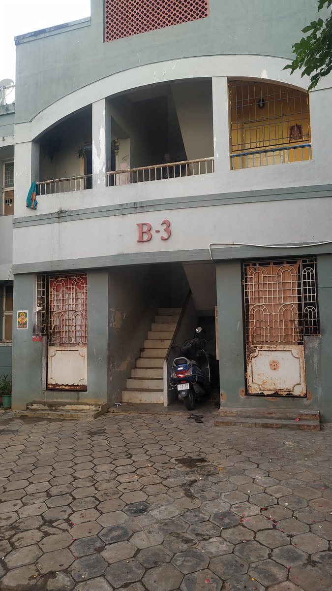 Yazhl_praba's tweet photo. Today I went to Sathya's house who was murdered by Satheesh on St Thomas Mount railway station. He was arrested and remanded till October 28.

#StThomasMountrailwaystation #murder https://t.co/0ktlqmNA7p