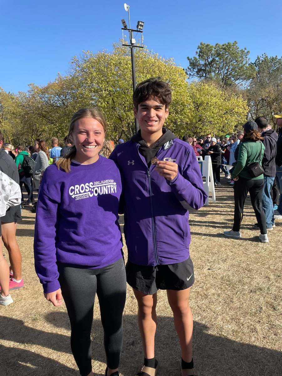 State. Bound.

Congratulations to Ruben Caceres! 
He earned a 12th place medal at the District Cross Country meet yesterday and is headed to State. 

Way to go! #IslanderPride 🌴