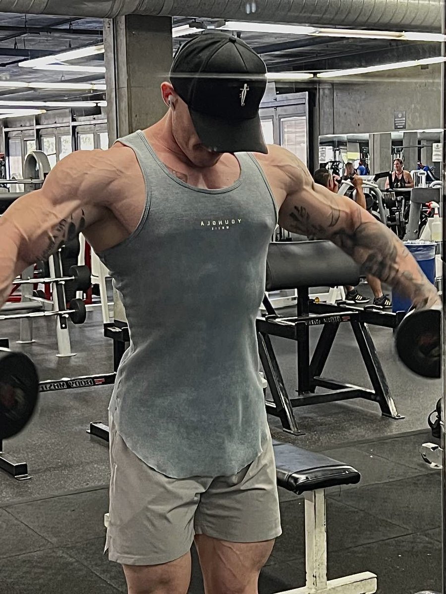 2 days out from my pro debut at the San Francisco Pro! We’ve made so huge changes since December and turning pro. Now time to show everyone I am here to work and not play!! #bodybuilding #TheRingsOfPower #ifbbpro #fitness #Motivational #goals