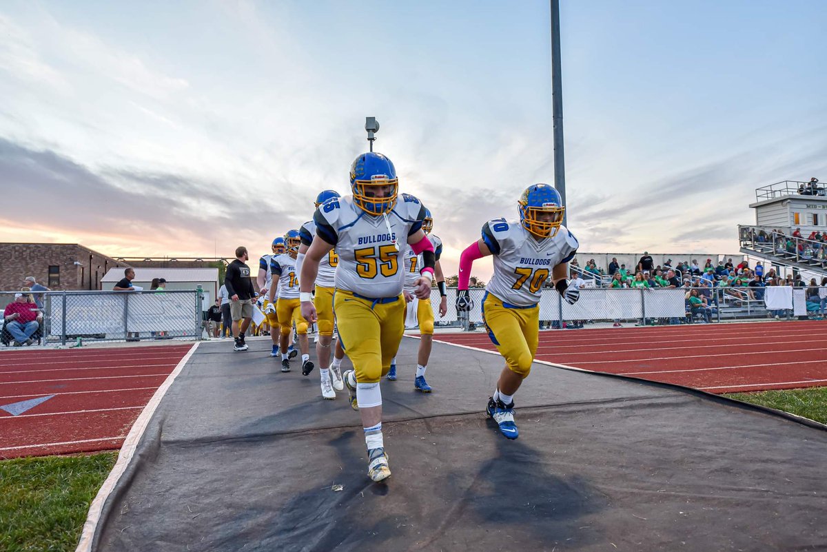 Clint Dye - @TagTeamPhotographyDYE on Facebook (@cdye56) on Twitter photo Tonight down in Missouri it's a big one.
<a href="/MBDragonFB/">Dragon Football</a> vs <a href="/EBHSFootball/">East Buch Football</a>
Rivals ranked in the top 10 with the <a href="/KCI_Athletics/">KCI Conference</a> Title on the line.
#BattleoftheBuchanans
<a href="/LeaderMOSports/">Leader Sports</a> <a href="/EBDawgsFootball/">EBHS Bulldogs Football Fan's Page</a> <a href="/MBFootball/">Mid Buch Football</a> Tonight down in Missouri it's a big one.
<a href="/MBDragonFB/">Dragon Football</a> vs <a href="/EBHSFootball/">East Buch Football</a>
Rivals ranked in the top 10 with the <a href="/KCI_Athletics/">KCI Conference</a> Title on the line.
#BattleoftheBuchanans
<a href="/LeaderMOSports/">Leader Sports</a> <a href="/EBDawgsFootball/">EBHS Bulldogs Football Fan's Page</a> <a href="/MBFootball/">Mid Buch Football</a>