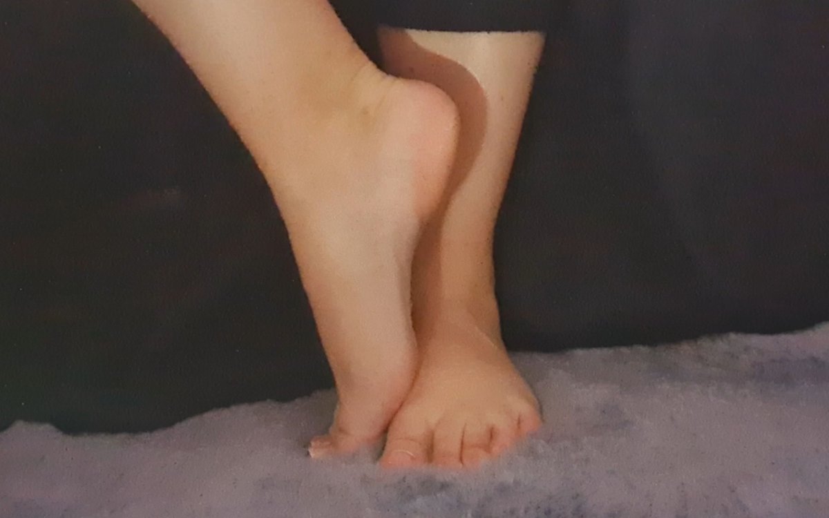 SunyFeet's tweet photo. Do you like my feet ? Discover a lot of photos and videos on my account / Tu aimes mes pieds ? Découvre un tas de photos et vidéos sur mon compte.  👉https://t.co/dfQmhW4qFr
#feet #feetfinder #feetfetiche #pieds #PiedsNus #feetworship #sport https://t.co/kGy9KJYWFI