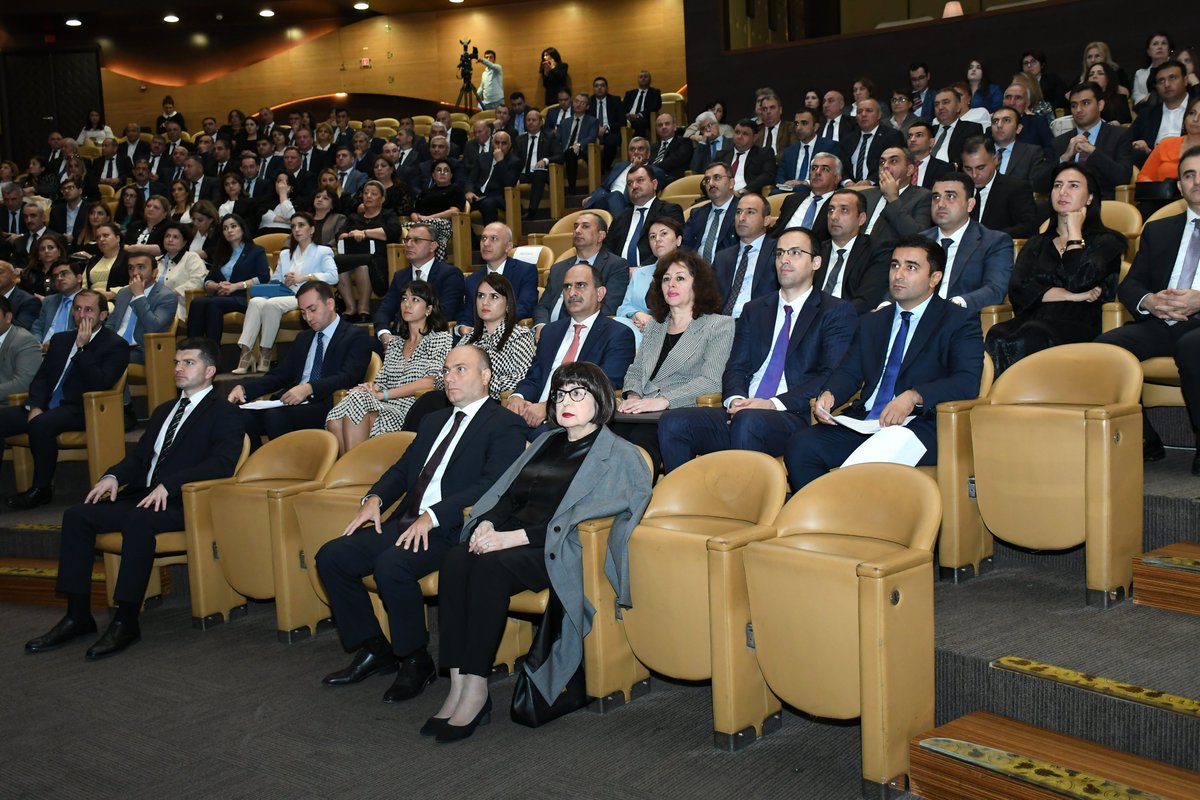 culture_gov_az's tweet photo. “İncəsənət məktəblərində islahat prosesləri: məqsədlər və nailiyyətlər” mövzusunda müşavirə keçirildi.
Ətraflı: https://t.co/IVKoHmS1HR
#Azərbaycan #mədəniyyət #islahat #müşavirə https://t.co/yFcuRCaI7q