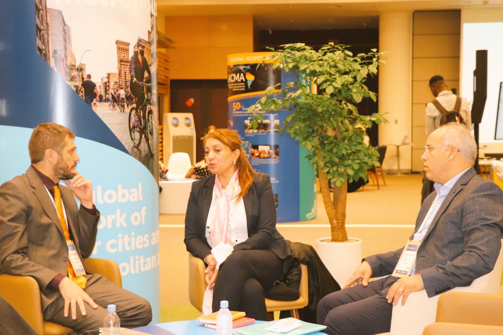 hatem_kedim's tweet photo. Réunion bilatérale avec le secrétaire général de Métropolis en marge du congrès mondial de CGLU.
#Deajeon10_14oct2022_
#TunisMétropole_
#Vision_
#Résilience_
#Inclusion_
#ODD2030_
Construisons l'avenir ensemble ! https://t.co/8bDAYbnPk6