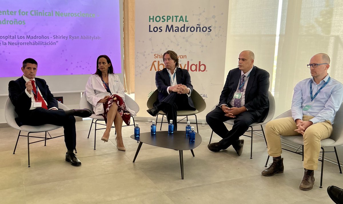 HMadronos's tweet photo. Mesa de expertos durante el simposio “Panorama futuro de la Neurorrehabilitación”, moderada por el Dr. Bryan Strange y en la que participan la Dra. @LeonNatacha, Dr. Antonio Oliviero, Dr. Sven Bestmann y el Dr. José Luis Pons, del @AbilityLab https://t.co/Lv3OOcIEyG