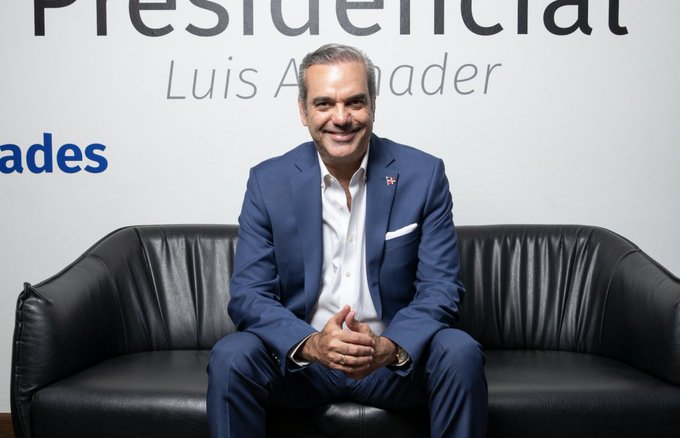 nuriapiera's tweet photo. Encuesta revela Abinader ocupa tercer lugar en mejor desempeño presidencial de los países latinoamericanos https://t.co/LxBmjByx94 #NDigital https://t.co/hsmGHK0i16
