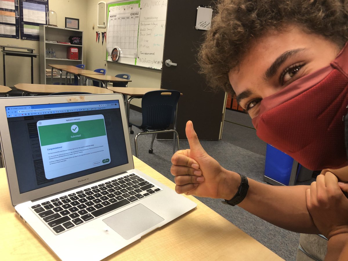 Our guy, MJ, submitting his college applications today! What a relief getting apps in early! 👍🏻@APSCareerCenter @arlingtontechcc @ACCEquityExcel @DeirdreMagro @APSNOVAPartners @DEI_Specialist @AccCounseling