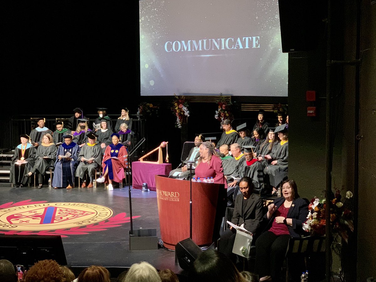 HowardCC's tweet photo. Denise Smith, emcee: “Today is a day of new direction and a day of monumental change. Today is a day of celebration as we witness the installation of the first African American and fifth president of Howard Community College, Dr. Daria J. Willis!”
#HowardCCPrez https://t.co/QIUyymadhm