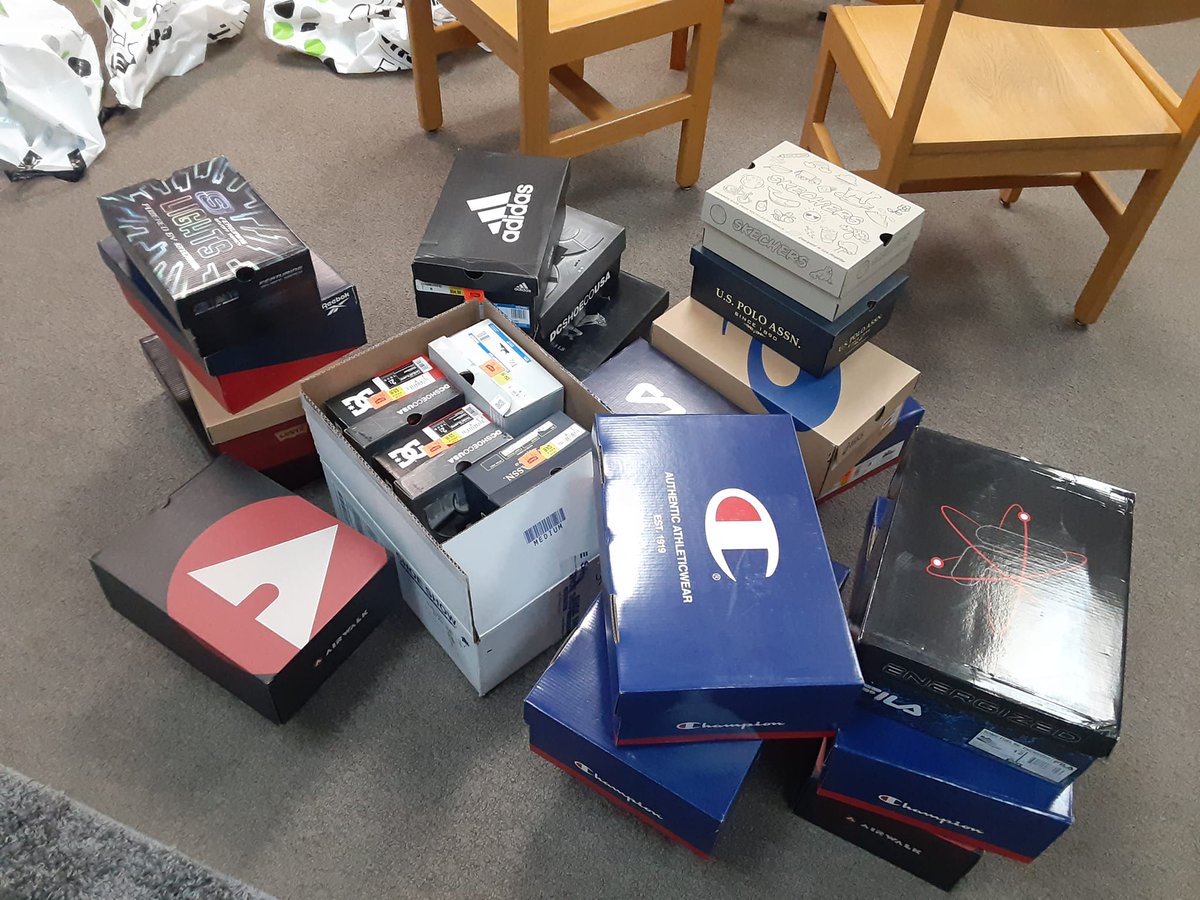 SparkWheelInc's tweet photo. A HUGE shout-out to Neodesha Crossroads Church for its generous donation of 26 new shoes for students in Neodesha, Kansas. Thank you for being #AllinforKids!

@NeodeshaSchools #CommunityPartner #CommunitySupport #Donations #Shoes #Neodesha #Kansas #CIS #InSchoolsandBeyond https://t.co/BCtJa6TBQa