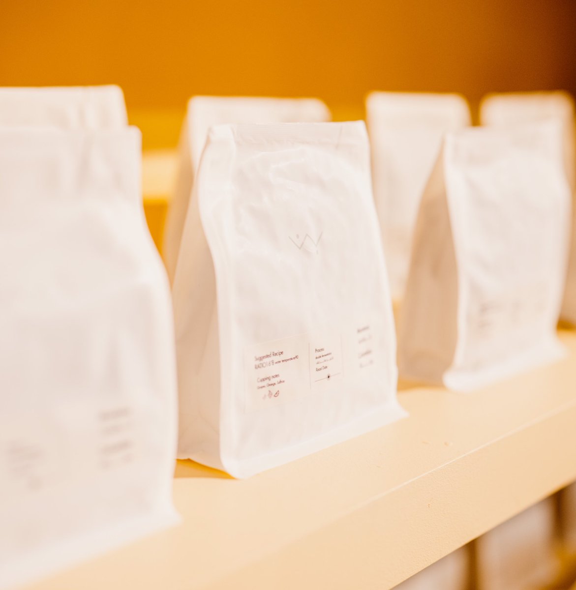 bonroastery's tweet photo. يسعدنا إطلاق محصول القهوة السعوديّة  - الأميريّـه -

الاسم يعكس الدلالات الحضارية المتعلقة بمدرسة الأميريه بالأحساء، يمتد تاريخها إلى عقود من الزمان، وهي الأيقونة التعليمية الأولى لما تحتضنه هذه العمارة من إرث معماري وتاريخي كبير.
#عام_القهوة_السعودية_2022 https://t.co/SV62ZYlWET