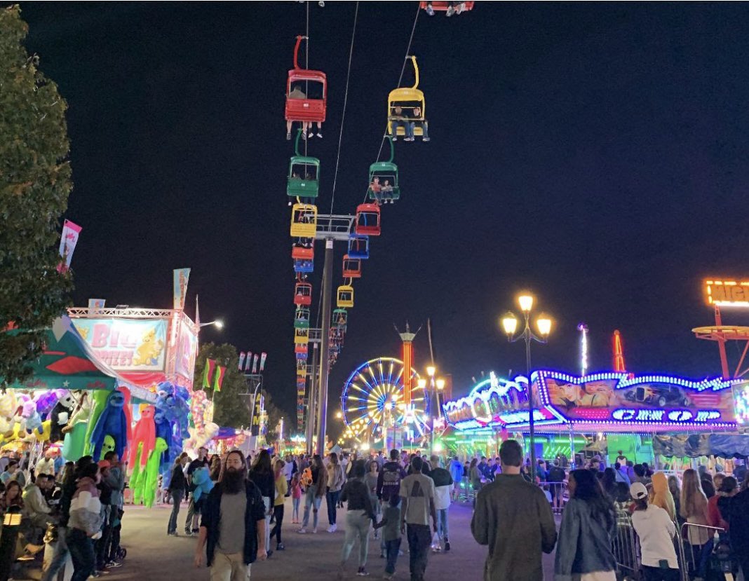 midtownmagazine's tweet photo. π ππβππ πππ πππππ πππππ! π·
#fallingforlocal festival at @DixPark, wine walk for @KayYowFund at @VisitNorthHills, all the local spooks + @NCStateFair fun!
Check out this weekβs π»πππ ππ πππ π»πππππππ!
https://t.co/p2yn3Ul9tK https://t.co/dOETUuNb2b