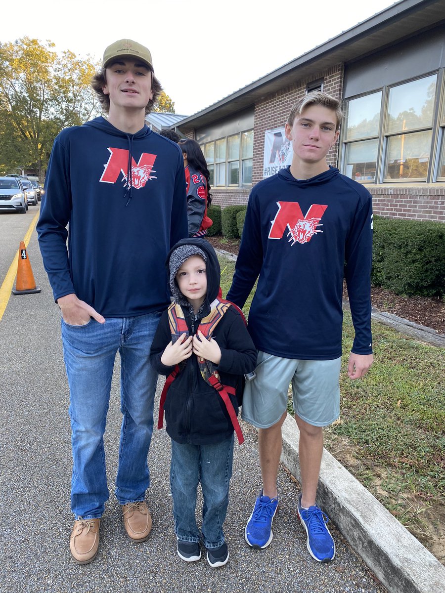 Nettleton_Prim's tweet photo. Good Morning @net_tigerFB ! We loved having our @Nettleton_High friends here to end Homecoming week! #riseabove ❤️🐅💙 https://t.co/aamrqBIAch