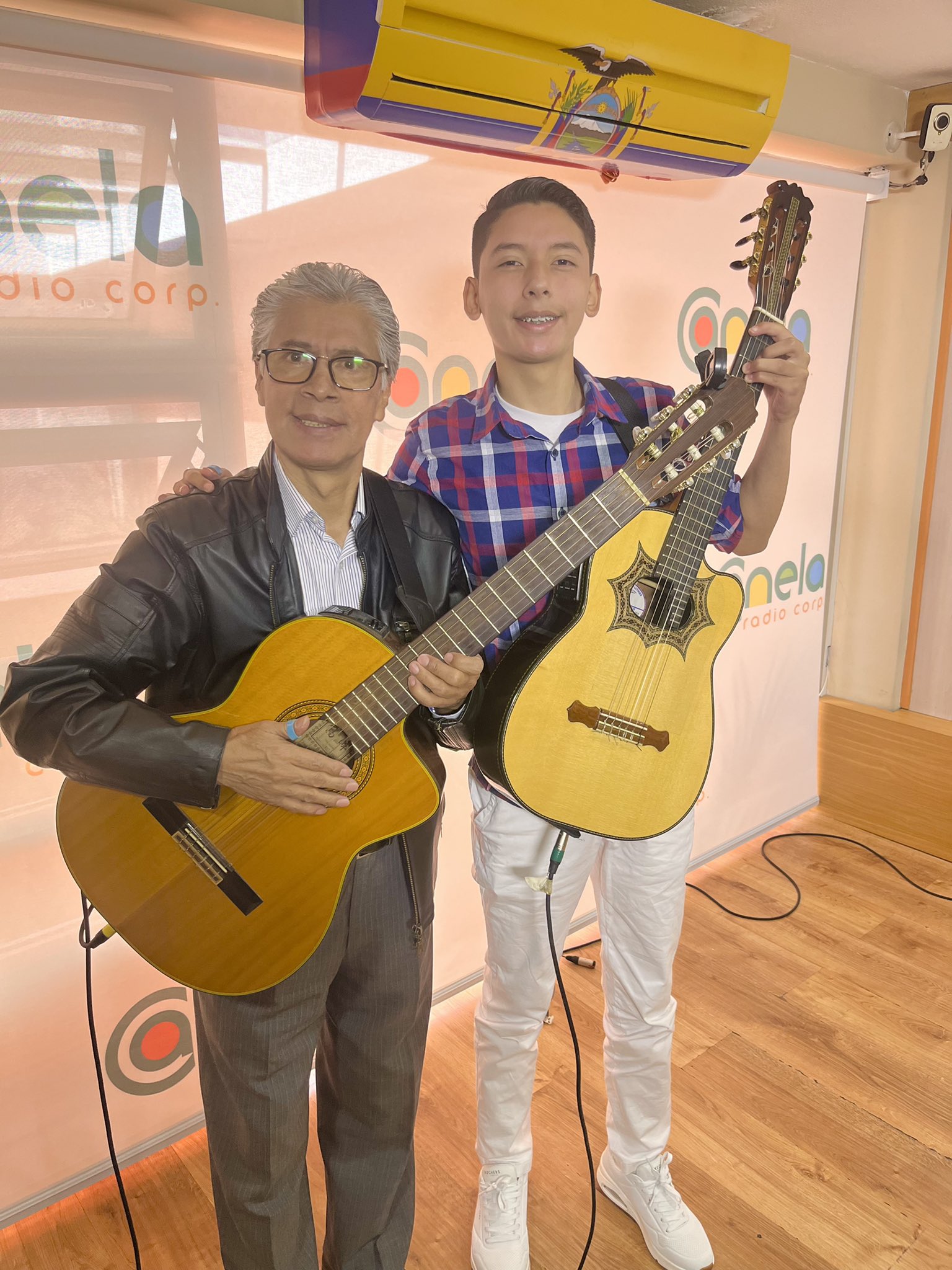 Canela Radio (RadioCanelaEC) / Twitter