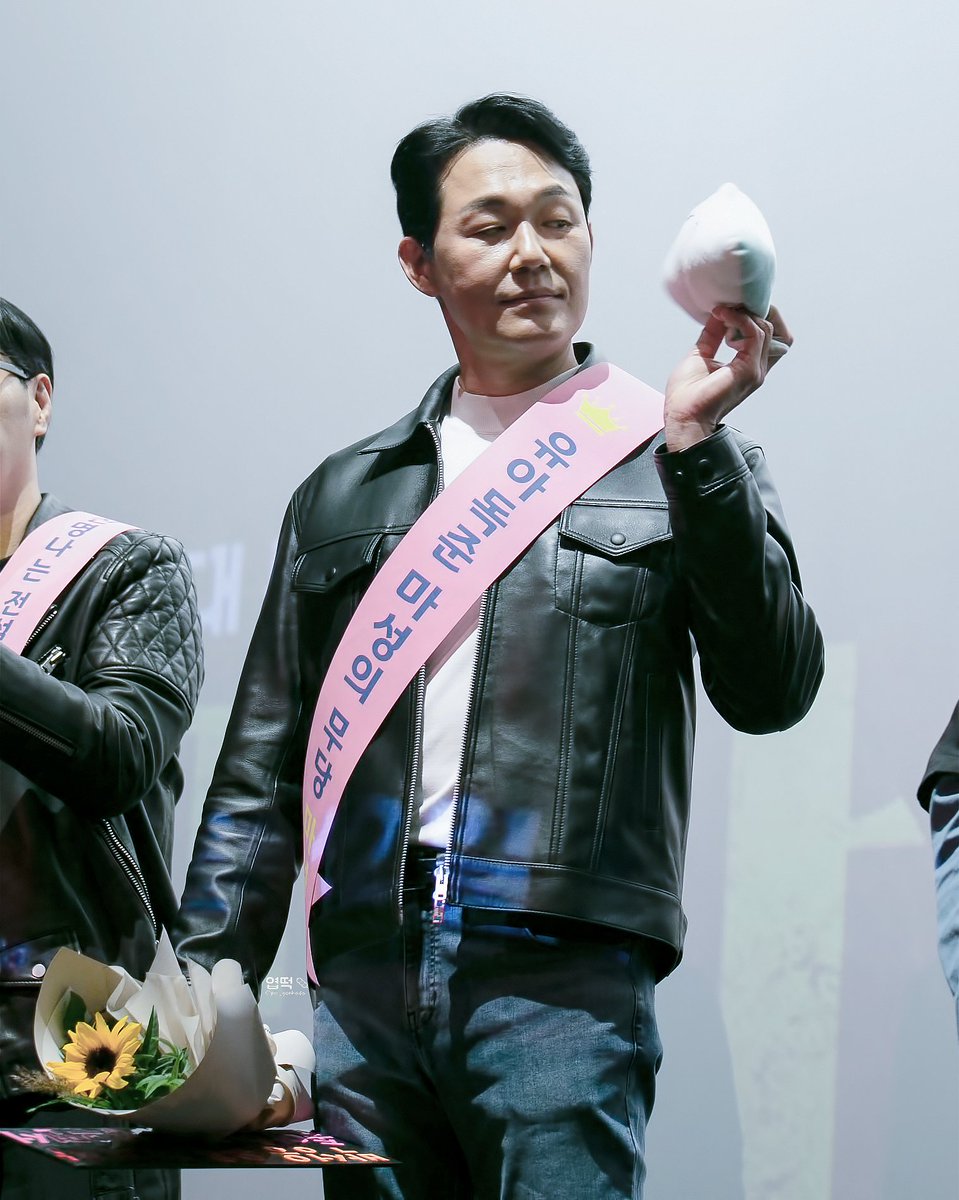 woong_pic's tweet photo. 221012 ๋๋ฌด๊ฐ ๋ฌด๋์ธ์ฌ
์ด๊ฑฐ ์์ ๊ฐ์ค๋ฆฌ ๋ค์ปท ๐ฅบ ใฑใ
ใ
#๋๋ฌด๊ฐ #๋ฌด๋์ธ์ฌ #๋ฐ์ฑ์
https://t.co/4hBvS7JcyH