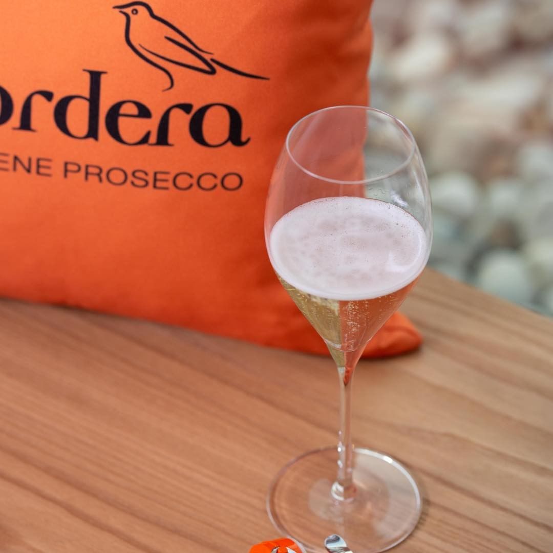 Spending the happiest hour of the day with #LaTorderaProsecco. 😍

📸: La Tordera Prosecco