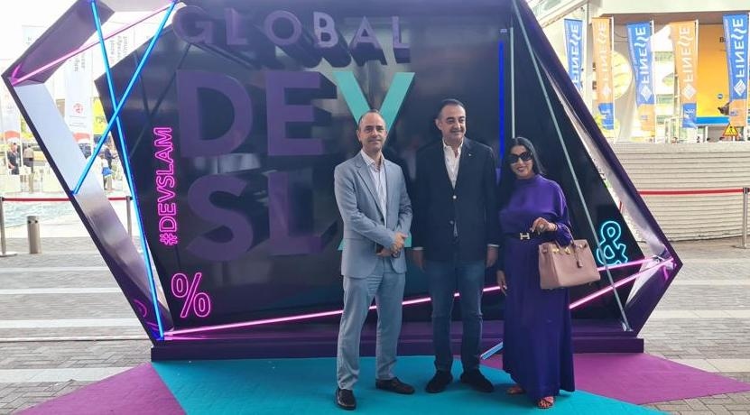 MohamedDekkak1's tweet photo. Mohamed Dekkak, Chairman of Adgeco Group, attends the #SensoriumGalaxy exhibition, showcasing its #AI #metaverse during #GITEX_XVERSE event
#SENSO #Sensorium_app #NFTs $SENSO #Sensorium #AR #avatars #GITEX #GITEX_GLOBAL2022 #innovation #gitextechnology #GlobalDevSlam #dubai https://t.co/jCv4Rn4hTz