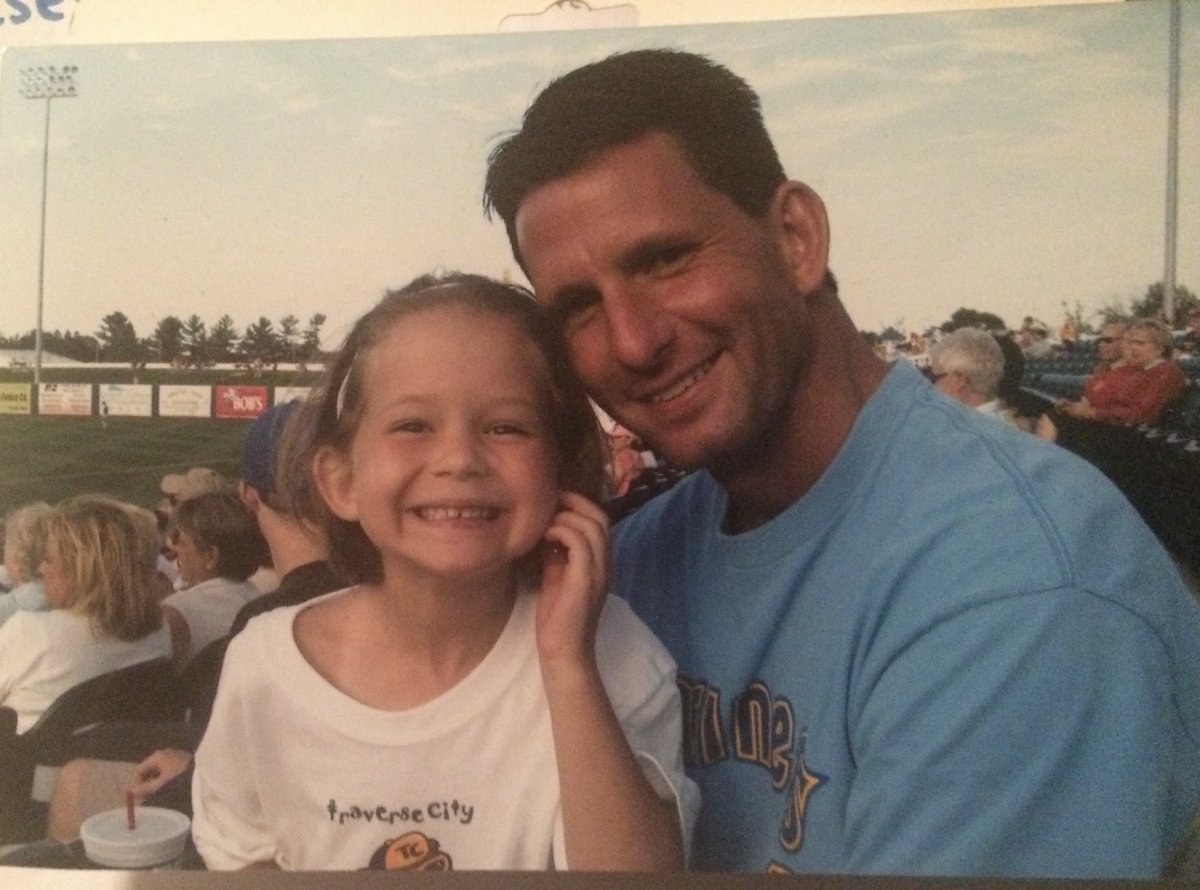 ellieraines0's tweet photo. It’s my favorite persons 50th today🥳 I love you dad, U always tell me to stop getting old, so i’m telling u now😝Thank you for all that you do, it never goes unnoticed. I miss you and wish I could celebrate with u today! U will forever receive the best father award♥️@ClinicKen https://t.co/n2K2J41eYQ