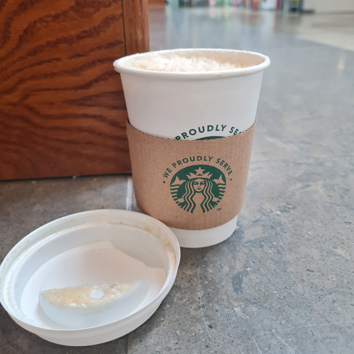 foodedgehill's tweet photo. Need something warm?♨️ We've got you covered. ☕️ #MyEHU #Starbucks #coffeebreak https://t.co/2QLCO3rydm https://t.co/PTHZDiIw4H