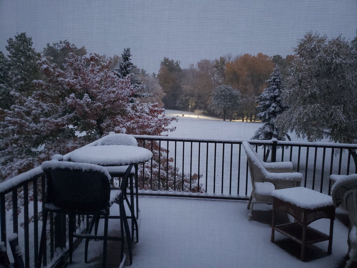 What? I had no clue snow was coming today. Actually kind of fun to wake up to a surprise. I don't recall fall colors being sprinkled or perhaps glazed with snow. #Ohmy! #onlyinminnesota #coloredsnow