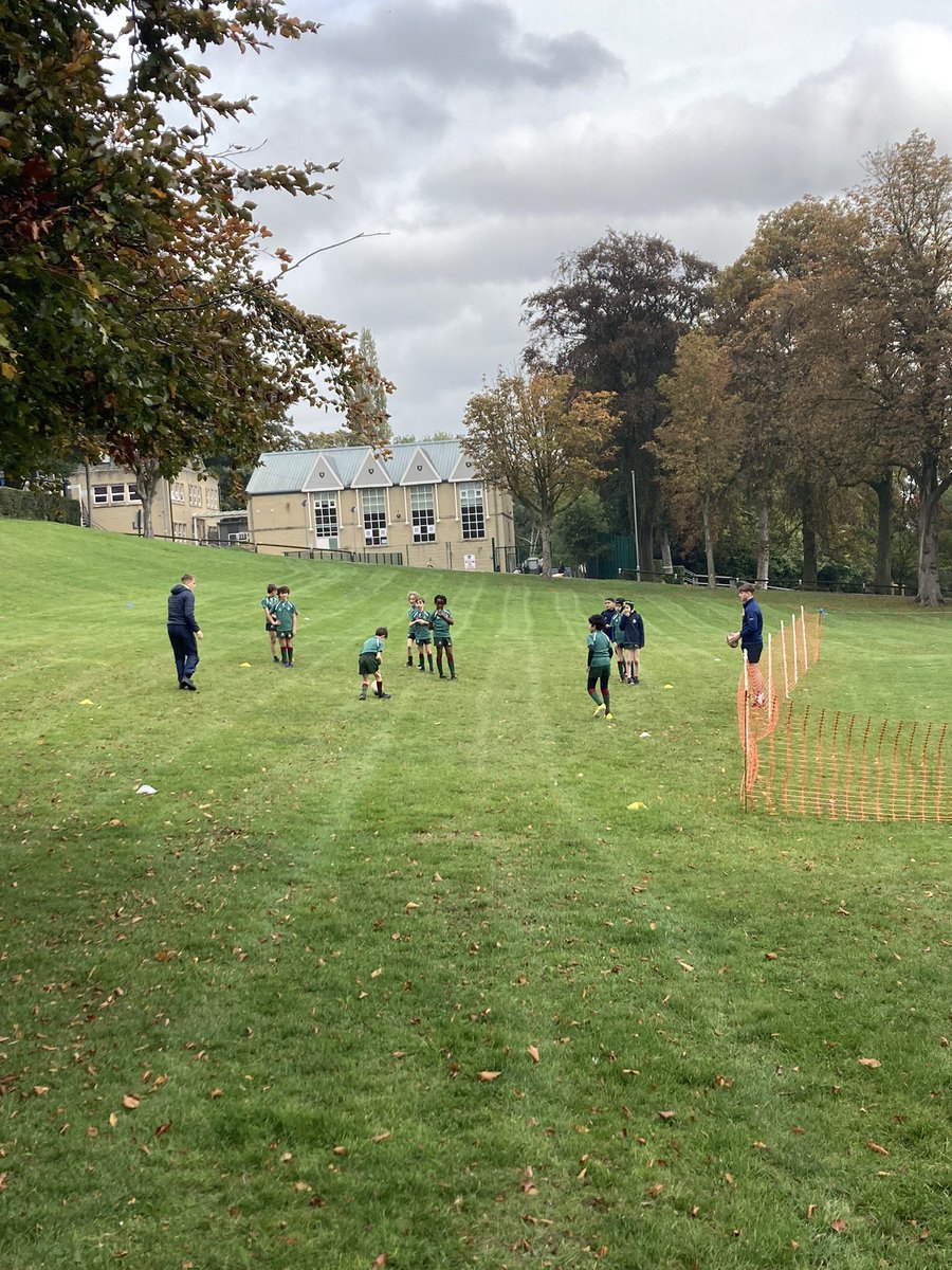 WGRugby's tweet image. A big thank you to senior rugby boys, Louis and Fergie for giving up their time to coach @BronteHouse_ this afternoon! The Y5 and Y6 boys had a great afternoon and hopefully feel inspired to follow in your footsteps. #oneprogramme