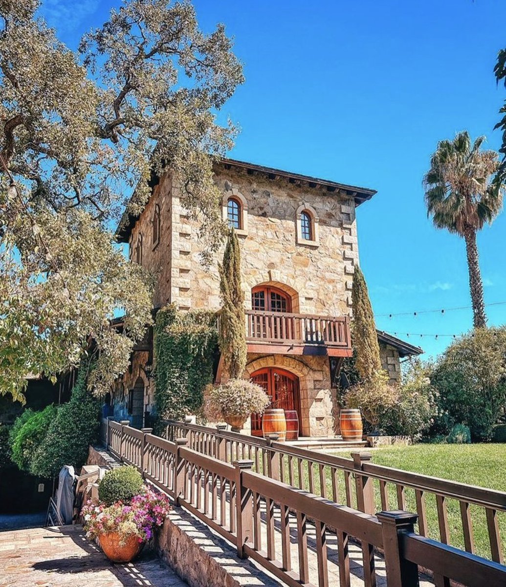 Before you end your visit with us, don't forget to snap your share-worthy shots amongst our Italian-inspired backdrops! 

📸 via IG @robbiemccown 

#vsattui #vsattuiwine #visitvsattui #sthelena #winecountry #napavalley #winetasting #winecountry