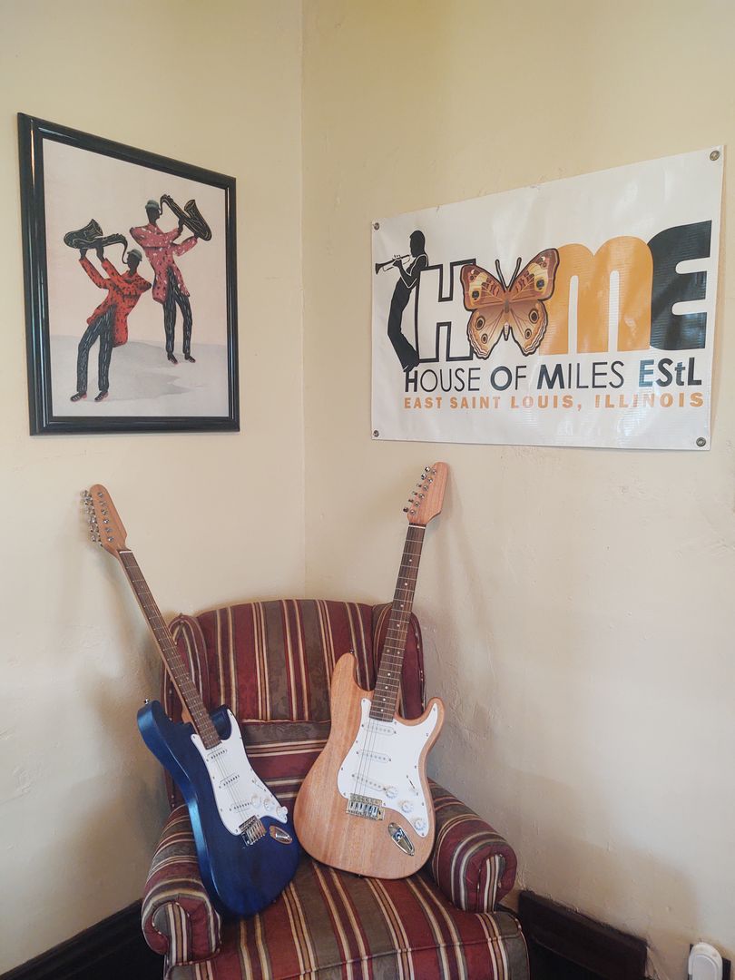 The youth at House of Miles East St. Louis (HOME) loved building guitars with National Blues Museum! Guitar building is a great STEAM project with kids; they have their own guitars they can play!