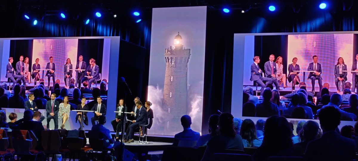 LextensoNotaire's tweet photo. Proposition transversale aux trois commissions du 118e @CongresNotaires "L'ingénierie notariale" : "Pour un essor de la fiducie"
#CongresNotaire @gregoiremitry https://t.co/2Cmmt4TpEf